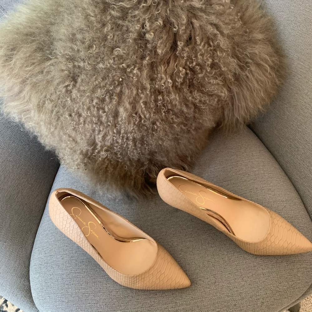 Shoes - Picture 2 of 3